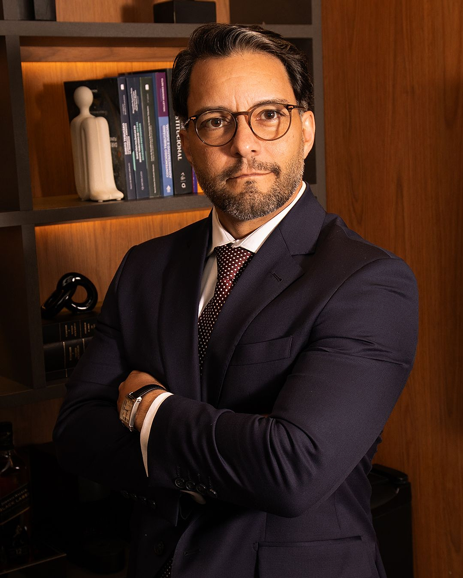 Retrato profissional do Dr. Gustavo Fernandes de Carvalho, especialista em Direito Tributário